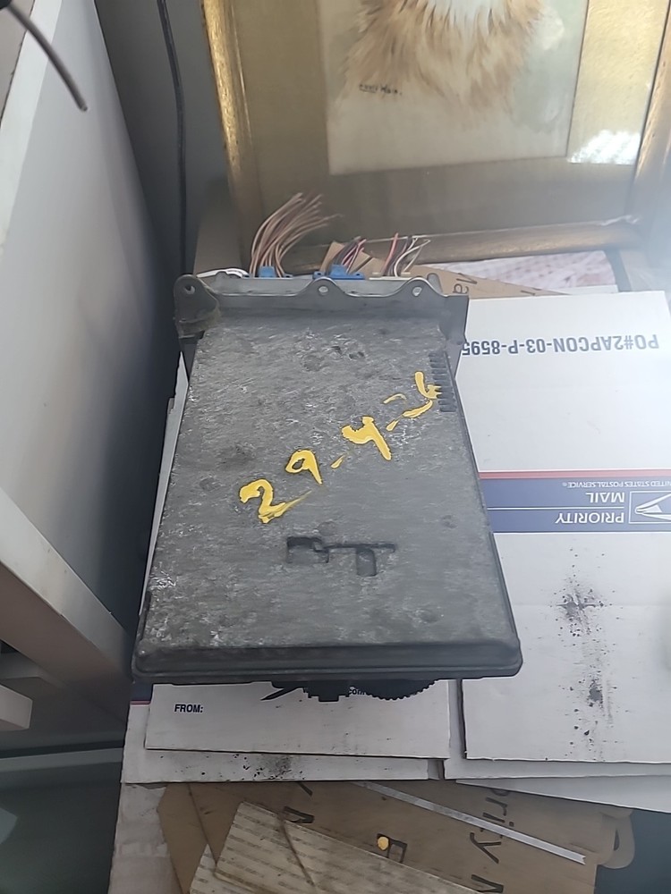 FREIGHTLINER M2 106 2011: Cab Control Module CECU - 06-49824-007