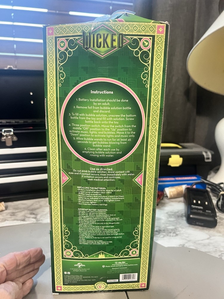 Wicked Glinda's Bubble Wand