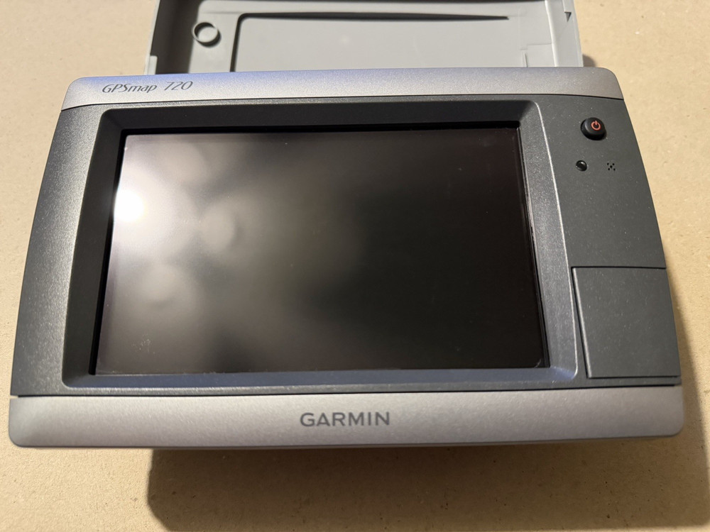 Garmin GPSMAP 720 (Head Unit/Cover/Knobs) Chartplotter Radar