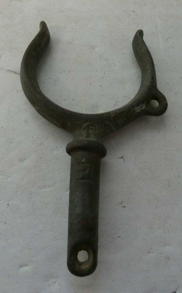 VINTAGE BOAT OAR LOCK 201 A P