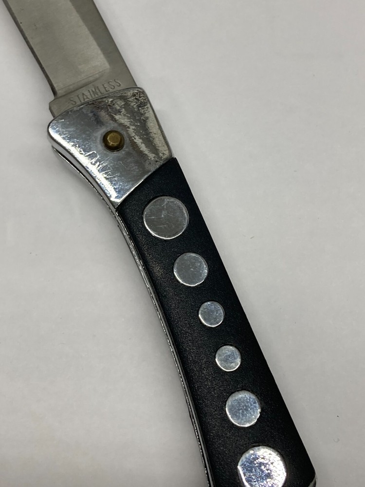 Sleek Black Folding Lockback Knife w/Plain Blade PK9516BK