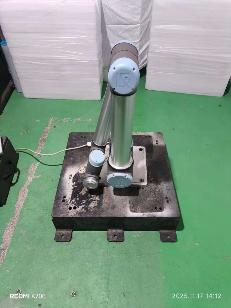 UNIVERSAL cooperative robotics UR10