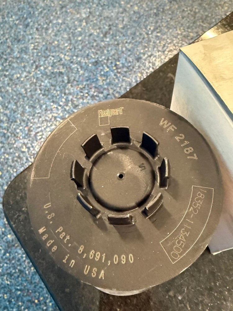 Fleetguard WF2187 Coolant Filter Element Replacement Part