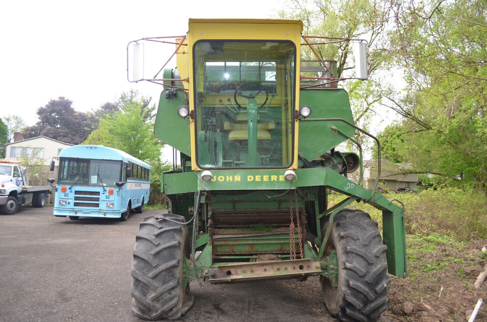 John Deere Combine E0105