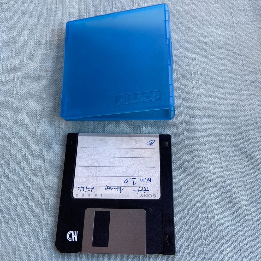 Vintage Computer Software Microsoft Windows 1.0 1985 3.5” Floppy Disk Has Files
