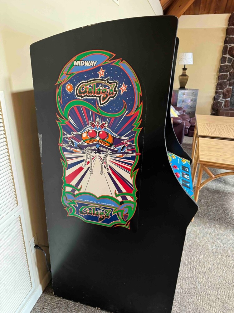 GALAGA ARCADE MACHINE by NAMCO - 1981 Classic