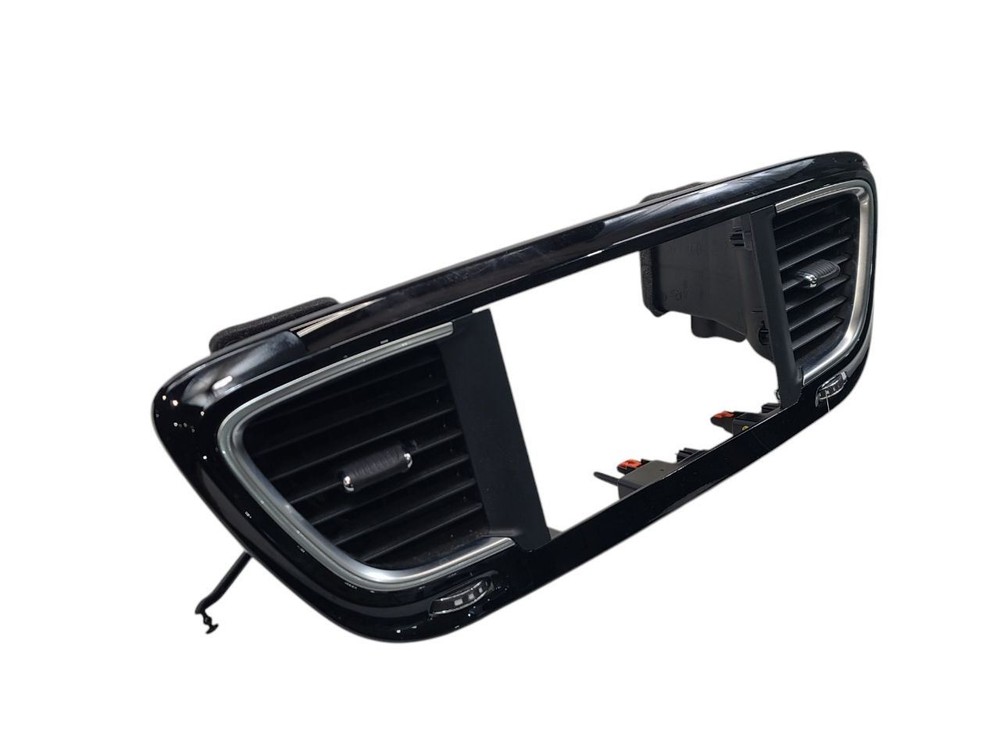 VOYAGER 2020 Dash Bezel 623511
