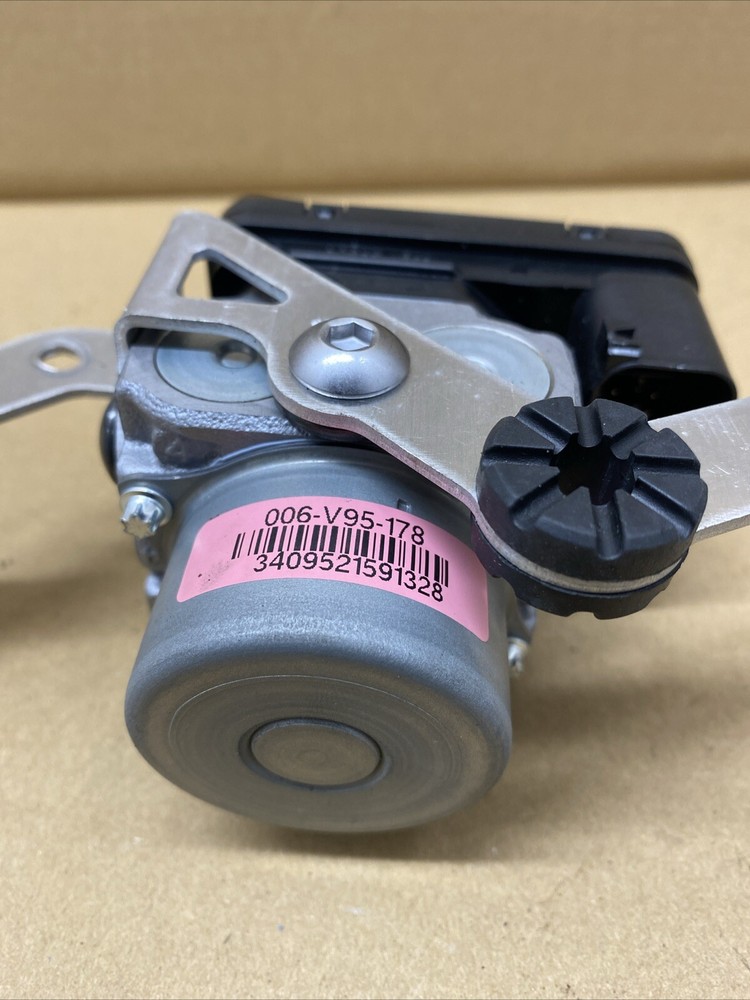 Honda Cbr1000rr-r Fireblade Sp 2024 ABS Pump Controller