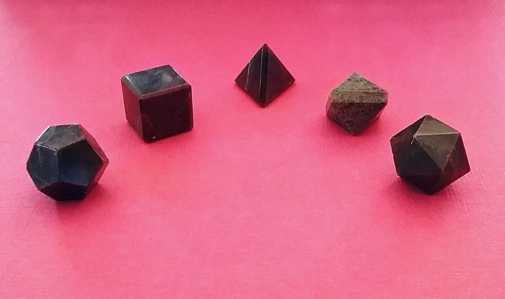 GARNET PLATONIC SOLIDS GEOMETRY SET, RUBY GARNET PLATONIC SOLIDS SET