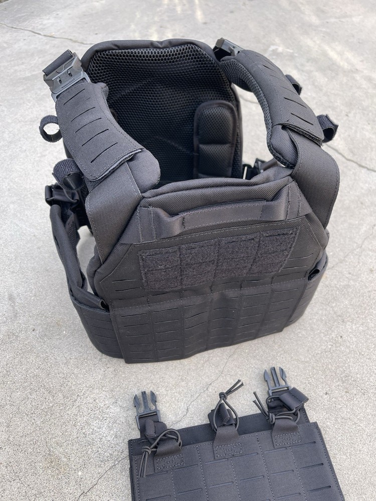 VOTAGOO Adjustable Tactical Vest Black