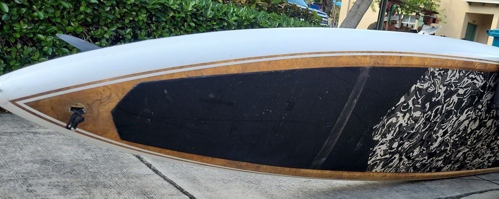 CA surf and paddle stand up paddle board 10'