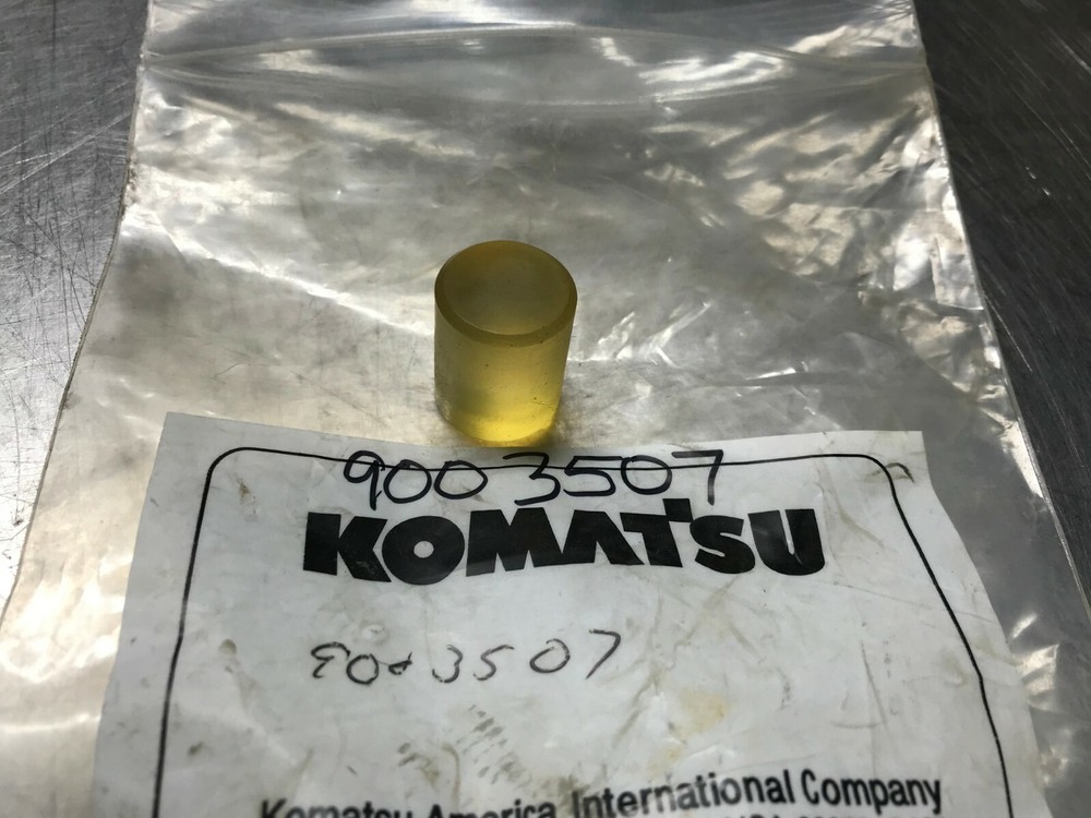 9003507  OEM  Komatsu   PLUG