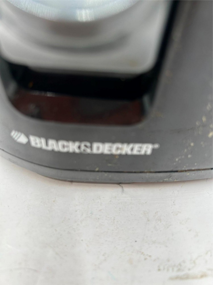 BLACK & DECKER---JUICER---MODEL JE2200B---EXTRACTOR