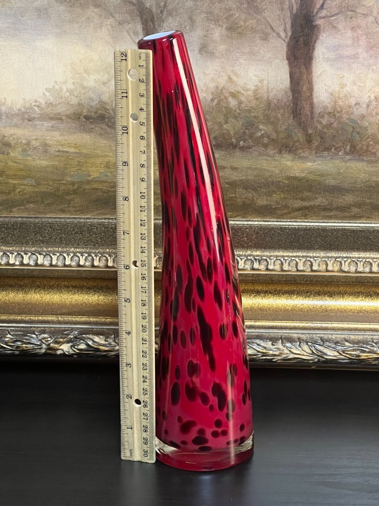 Exotic Curved Cylinder Vase