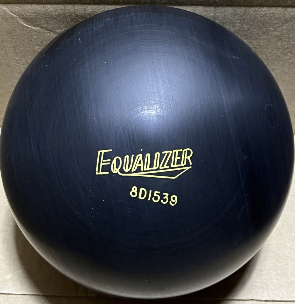 Star Trak Equalizer 16 lb Bowling ball New without Original Box