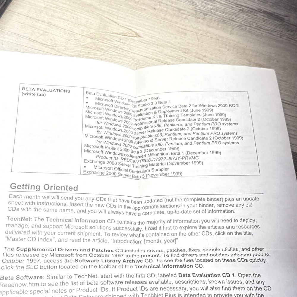 Microsoft TechNet Plus CD Subscription Binder 92 discs 1999-2000 Compete Sets
