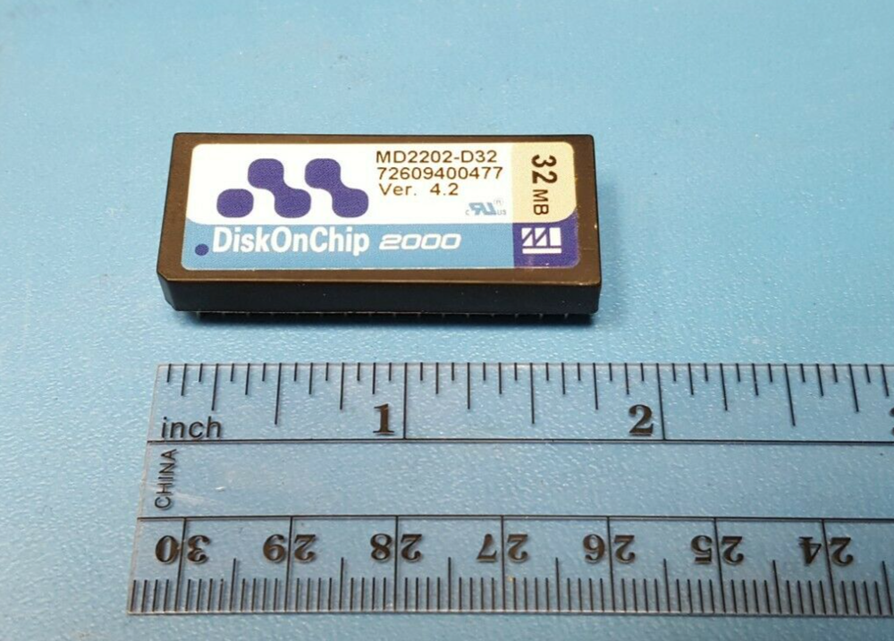 (1) Disk OnChip flash disk, MD2202-D32, SanDisk/M-SYSTEM, 32MB, 5V, 32 Pin- Dip