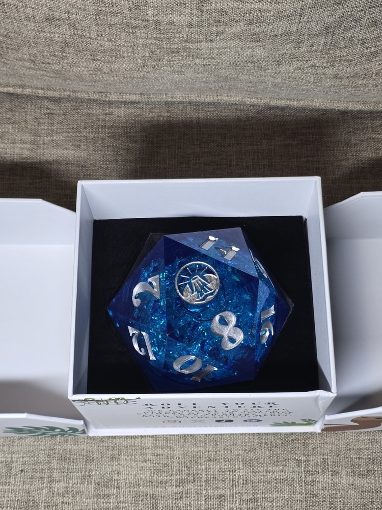 Wild Earth Dice Chunk D20 85mm, Liquid Core, New