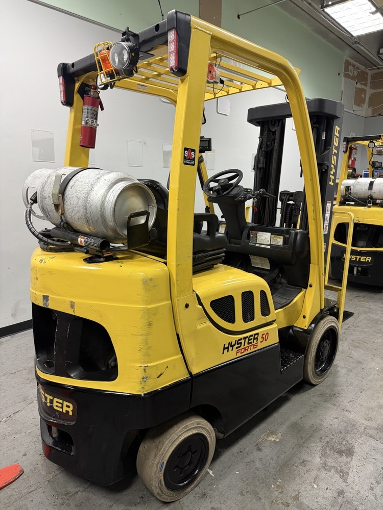 Hyster Forklift 5000 LBS Capacity