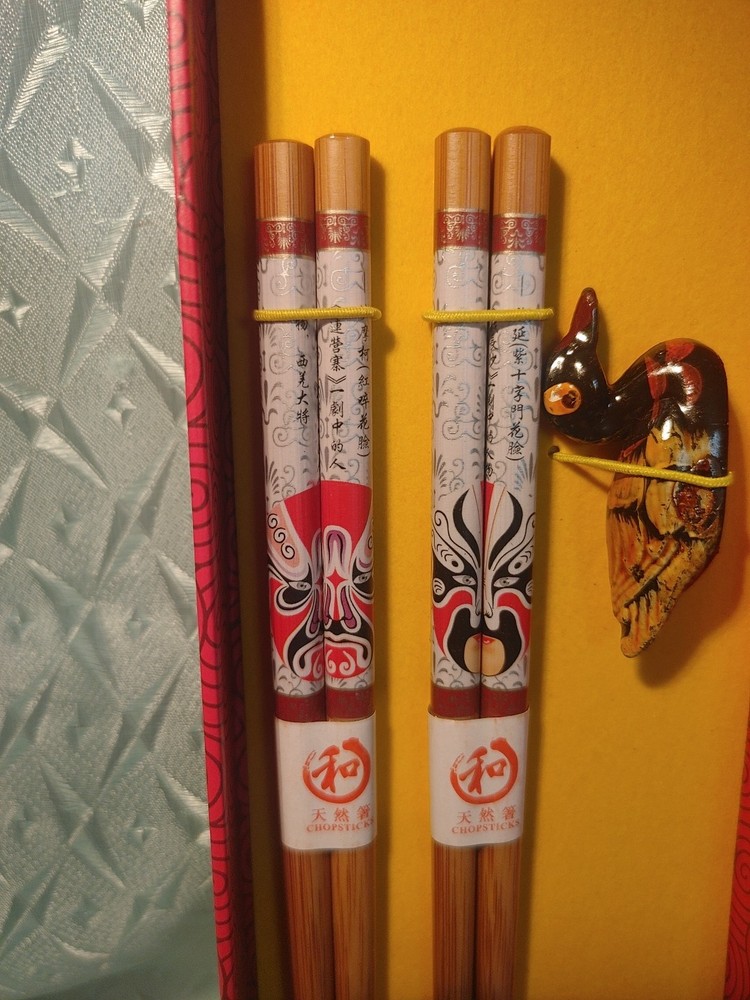 2 Sets Chopsticks And Ceramic Ducks