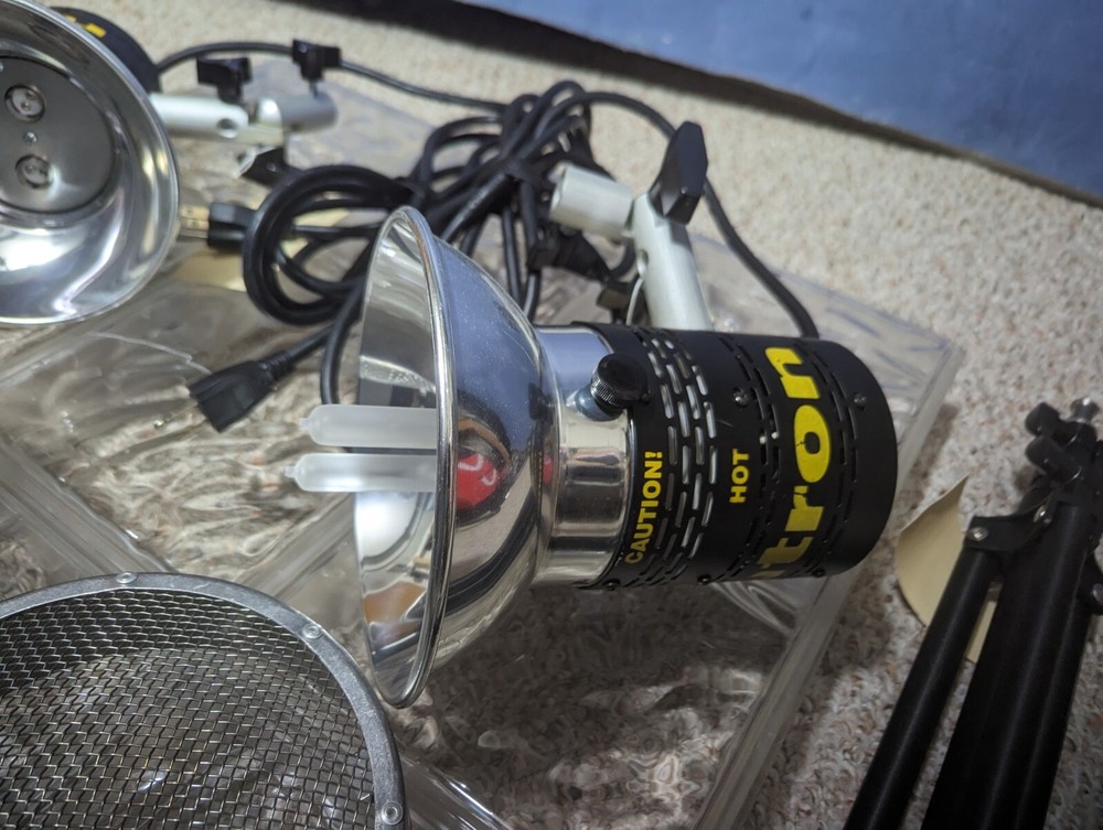 Novatron Hot Light 500 Watt Lighting System