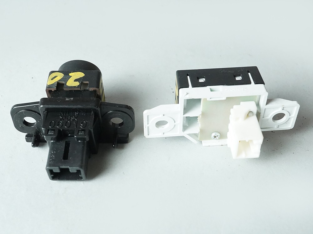 2008 - 2015 Nissan Rogue Hazard Switch Emergency Control BuTTon Interior OEM