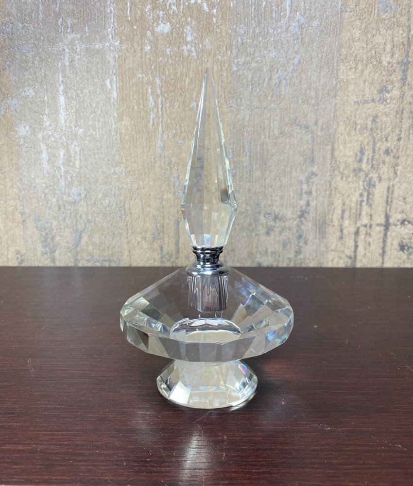 Footed Cut Crystal Perfume Bottle with Stoper