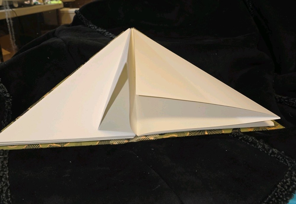 TRIANGLE SHAPED JOURNAL DIARY NOTEBOOK
