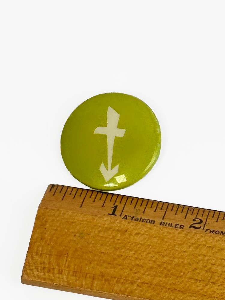 Green Arrow Symbol Pinback Button approx 1 Inch Round