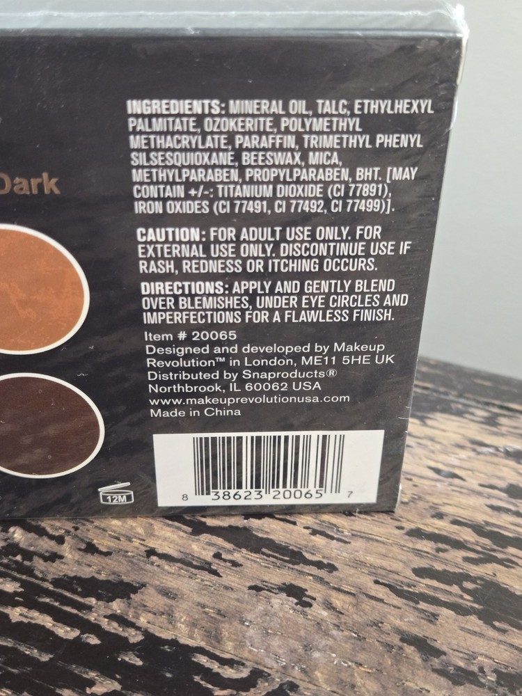Revolution Ultra Cover & Concealer Palette, Medium-Dark