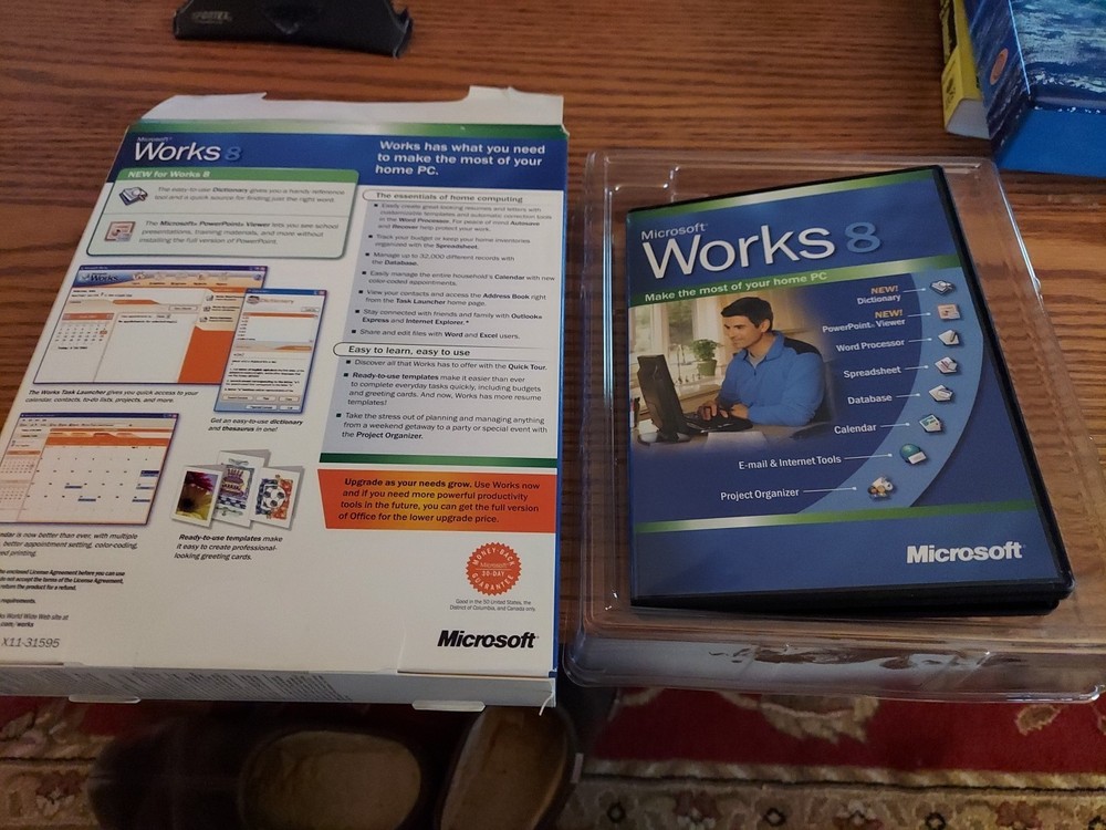 Microsoft Works 8 CD-ROM for XP, 2000, ME, 98, NT with Box, 2004