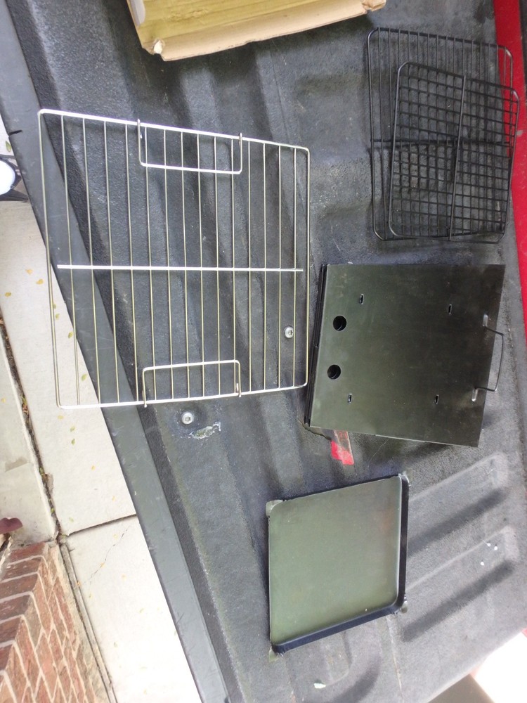 COLEMAN PORTABLE FOLDING BAR B Q SET