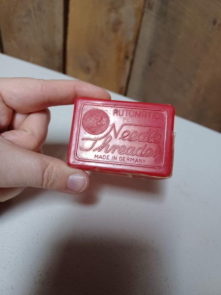 Vintage UCO Automatic Needle Threader w/ Instructions