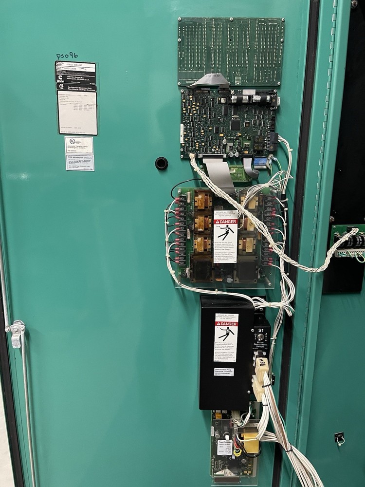 800 Amp Cummins Automatic Transfer Switch - 480v 3 Phase - Nema 3R