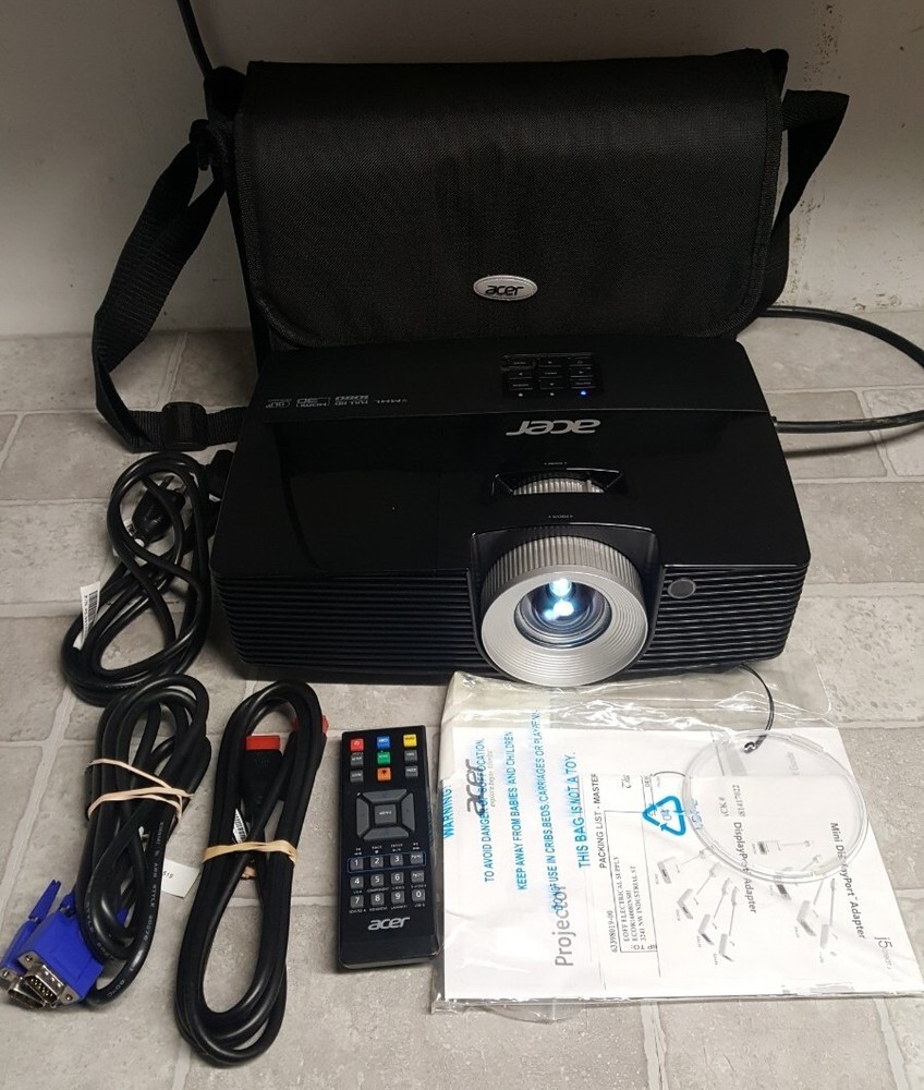 Acer D1P1404 Projector w/Bag Hdmi & Cables