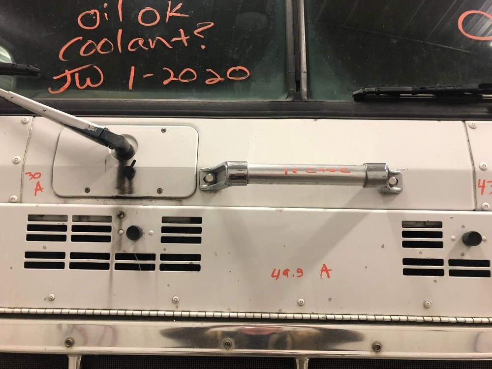 International 9700 ALUMINUM CENTER Panel