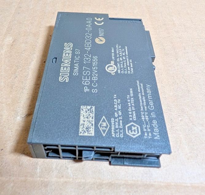 Siemens 6ES7132-4BD32-0AA0 SIMATIC DP 4DO Digital Output Module, 24VDC, ET200S