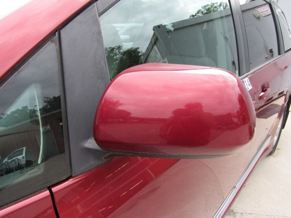 SIENNA 2018 Glove Box 1064389