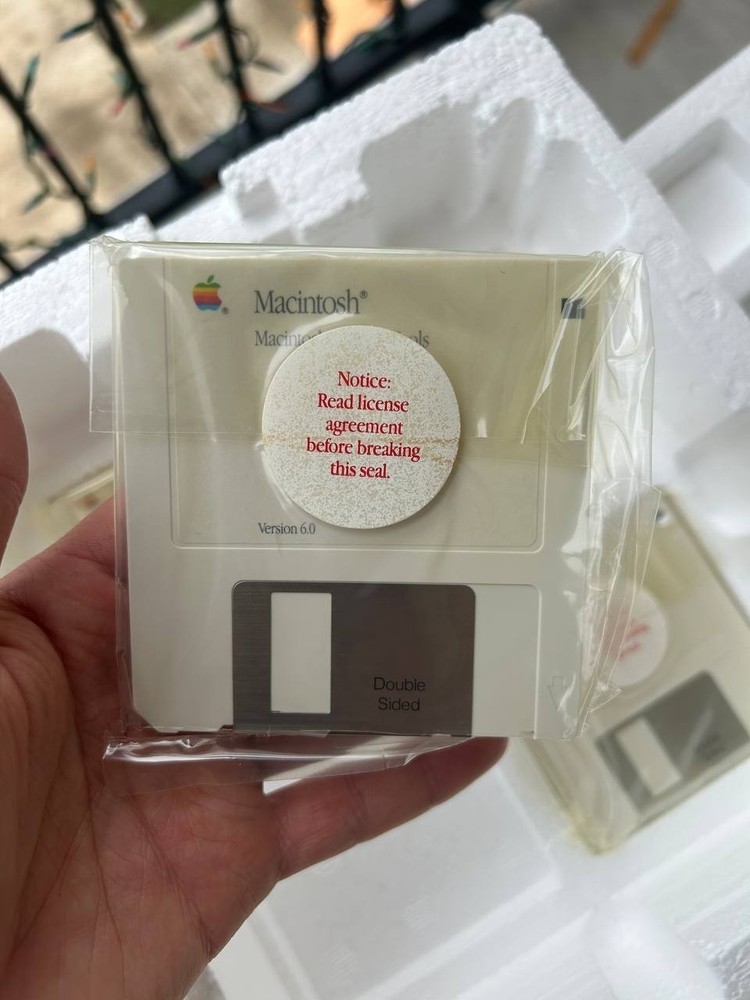 Apple Macintosh System Software start kit 944-0379-A. Manuals, System Update
