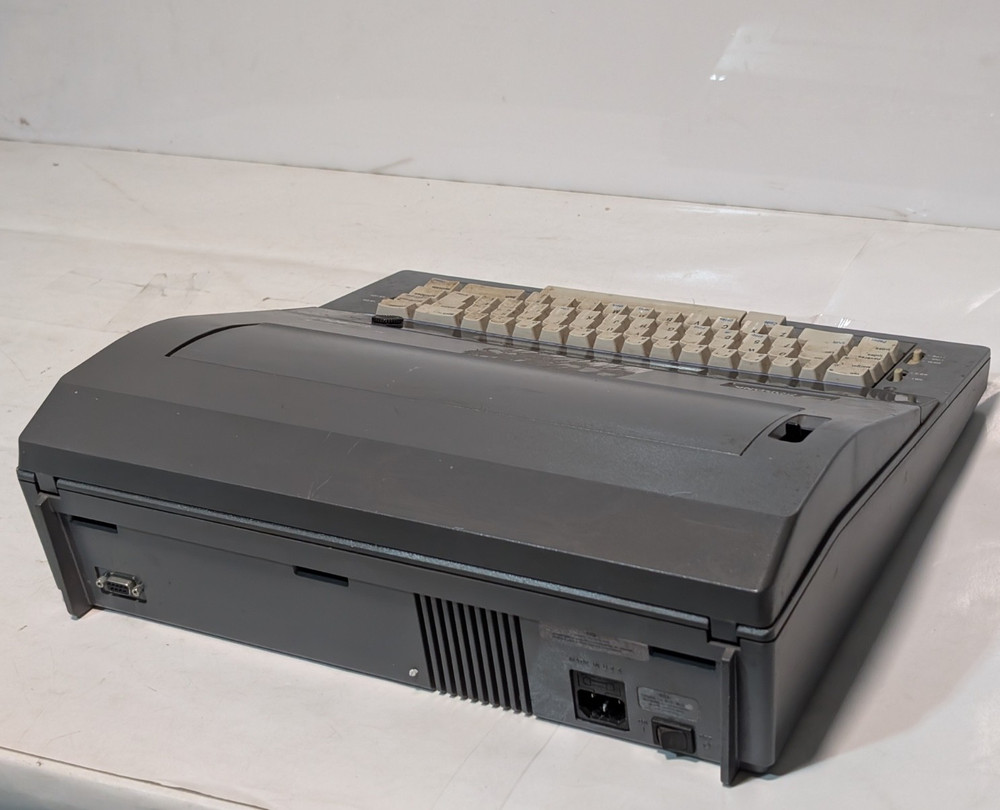 Smith Corona SD800 Word Processing Electric Typewriter, Powers On
