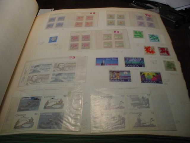 CANADA HUNDREDS $$$ MINT SOME EARLY USED HINGED 1200+ ALL DIFFERENT