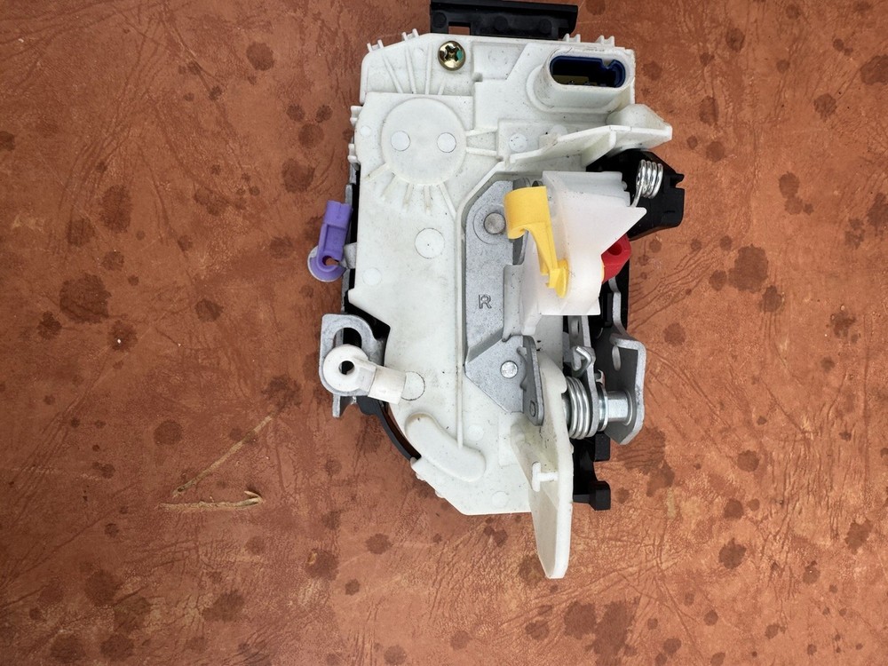 Door Lock Actuator Dla31081