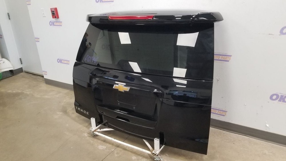 18 CHEVY TAHOE REAR DECKLID HATCH ASSEMBLY BLACK