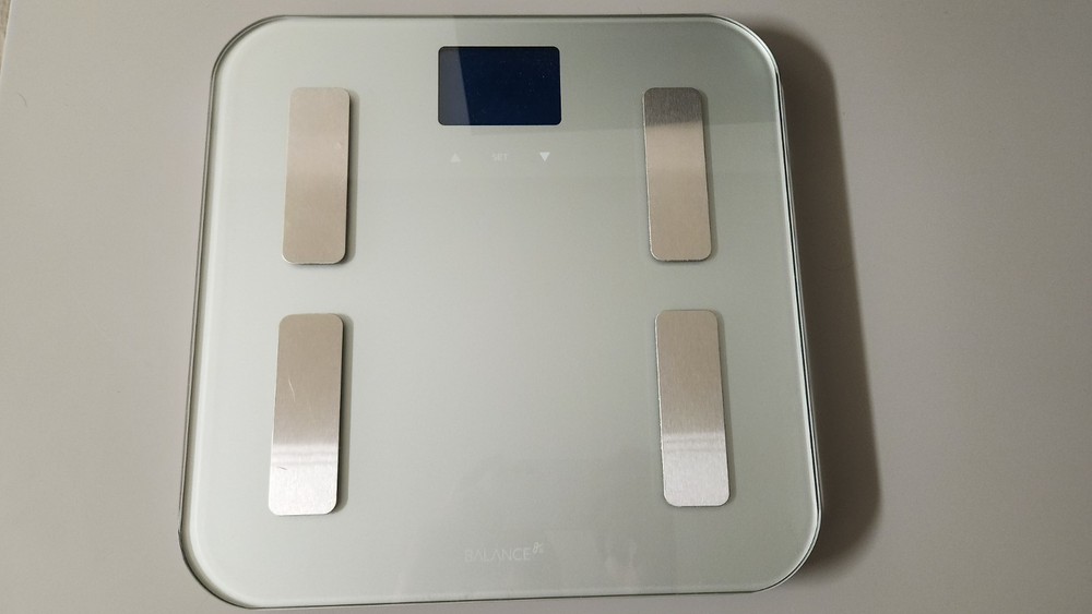 "Greater Goods" smart scale (digital/composition scale). With batteries.