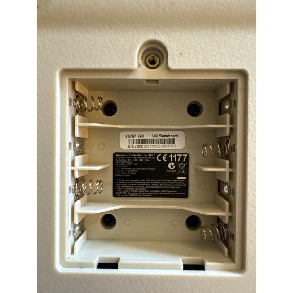 Tony Hawk ride Wii skateboard complete. untested/powers on