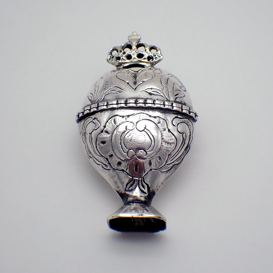 Heart Shaped Box Vinaigrette Hovedvansaeg 18th Century Solid Silver
