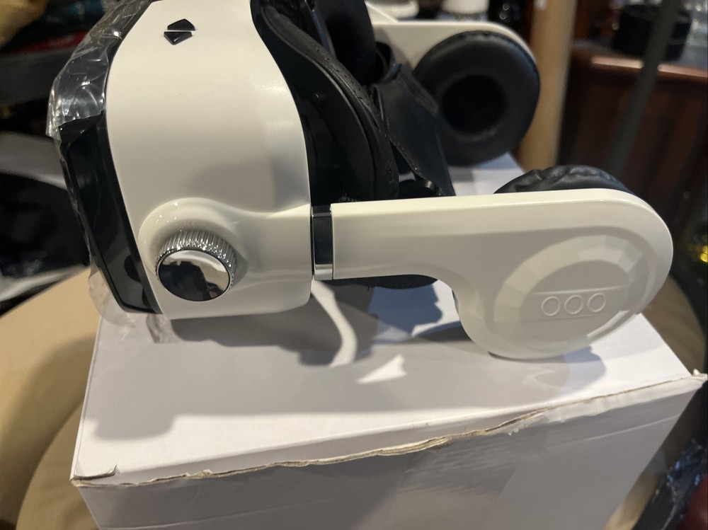 Canbor virtual reality headset