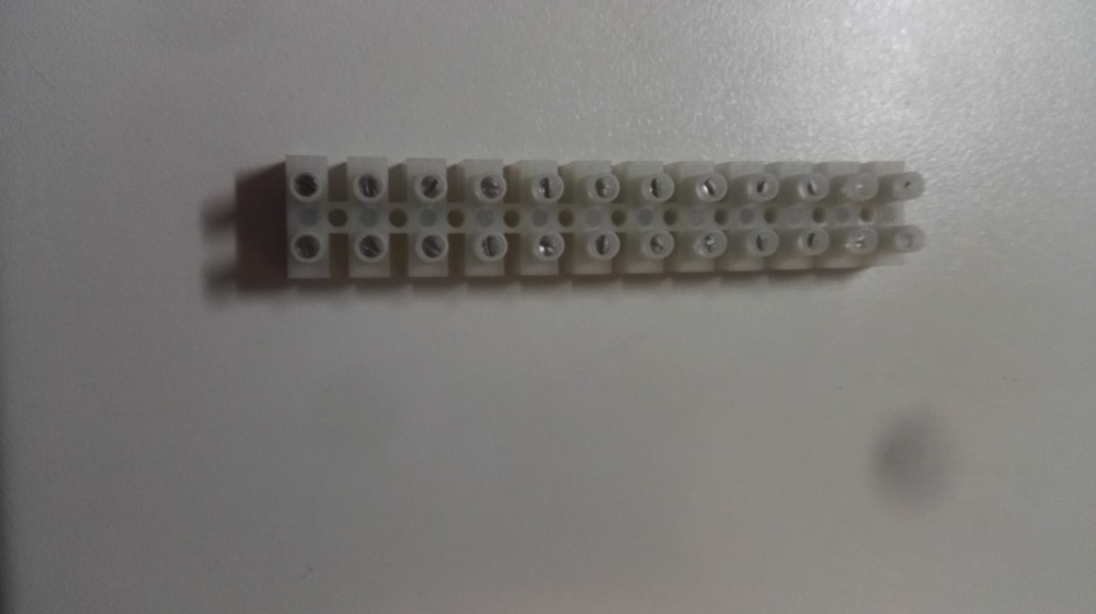 NYLON TERMINAL BLOCKS M093CS