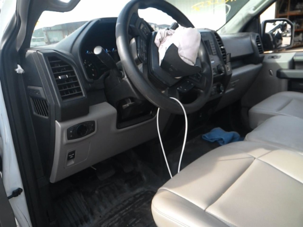 F150 2019 High Mounted Stop Light 104820185