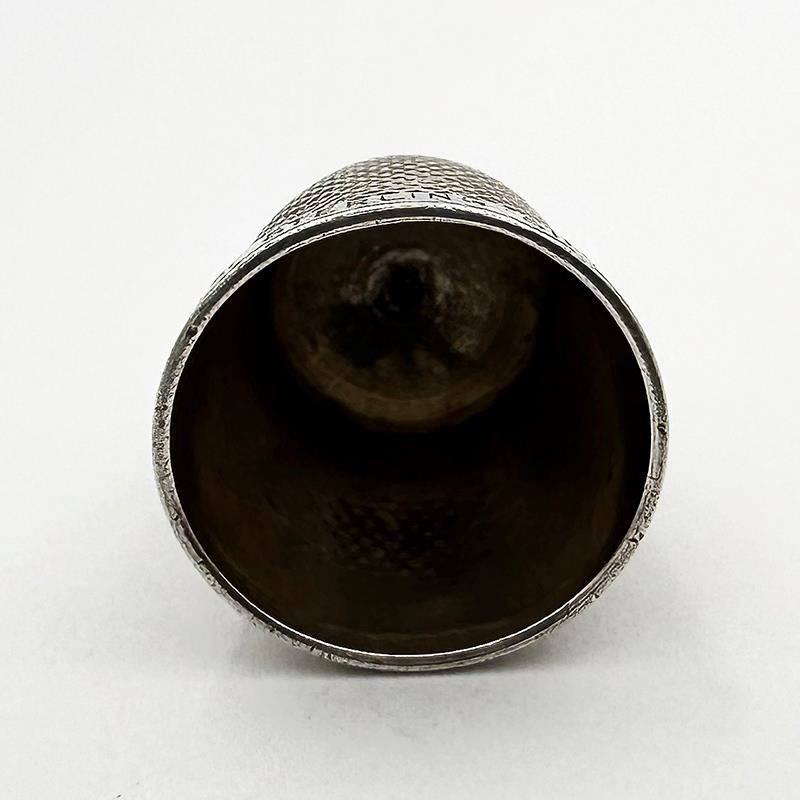 ANTIQUE SIZE 18 THIMBLE STERLING SILVER